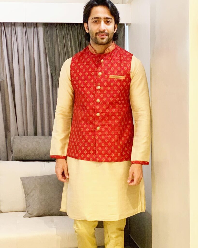 From Traditional To Western Outfits — Shaheer Sheikh’s Style Is Top-Notch - 2