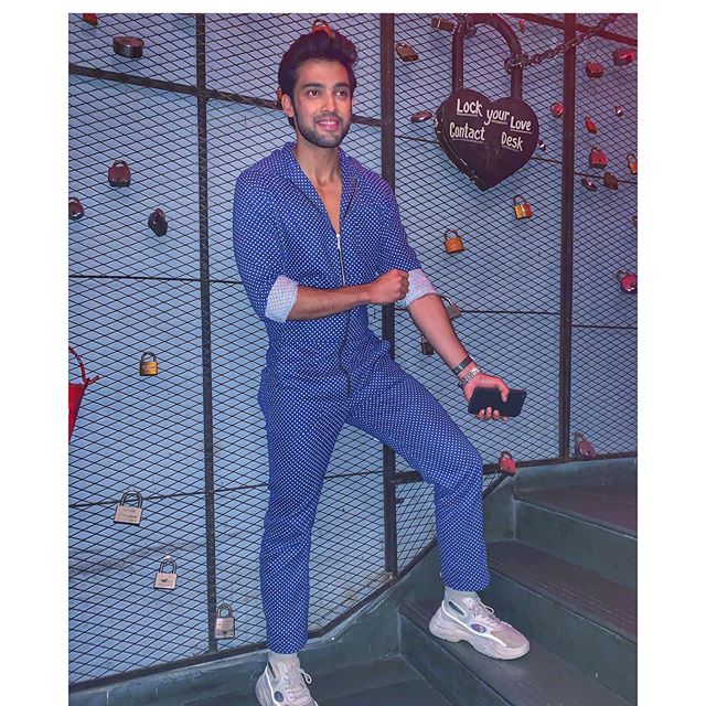 How to pose for a perfect Instagram click? Take tips from Parth Samthaan - 4