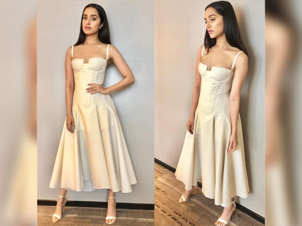 Get the ‘party’ look spot on like Shraddha Kapoor, Sonam Kapoor, Janhvi Kapoor and Jacqueline Fernandez - 3