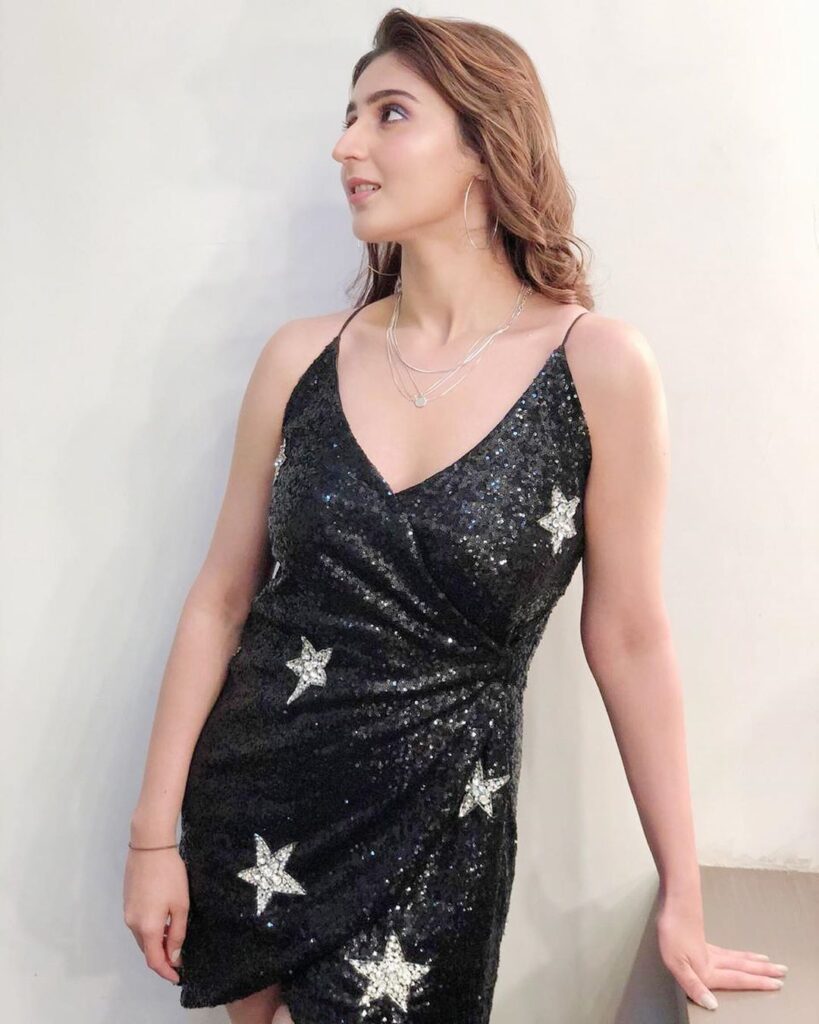 How to style like Dhvani Bhanushali In Glitter Outfits? - 3