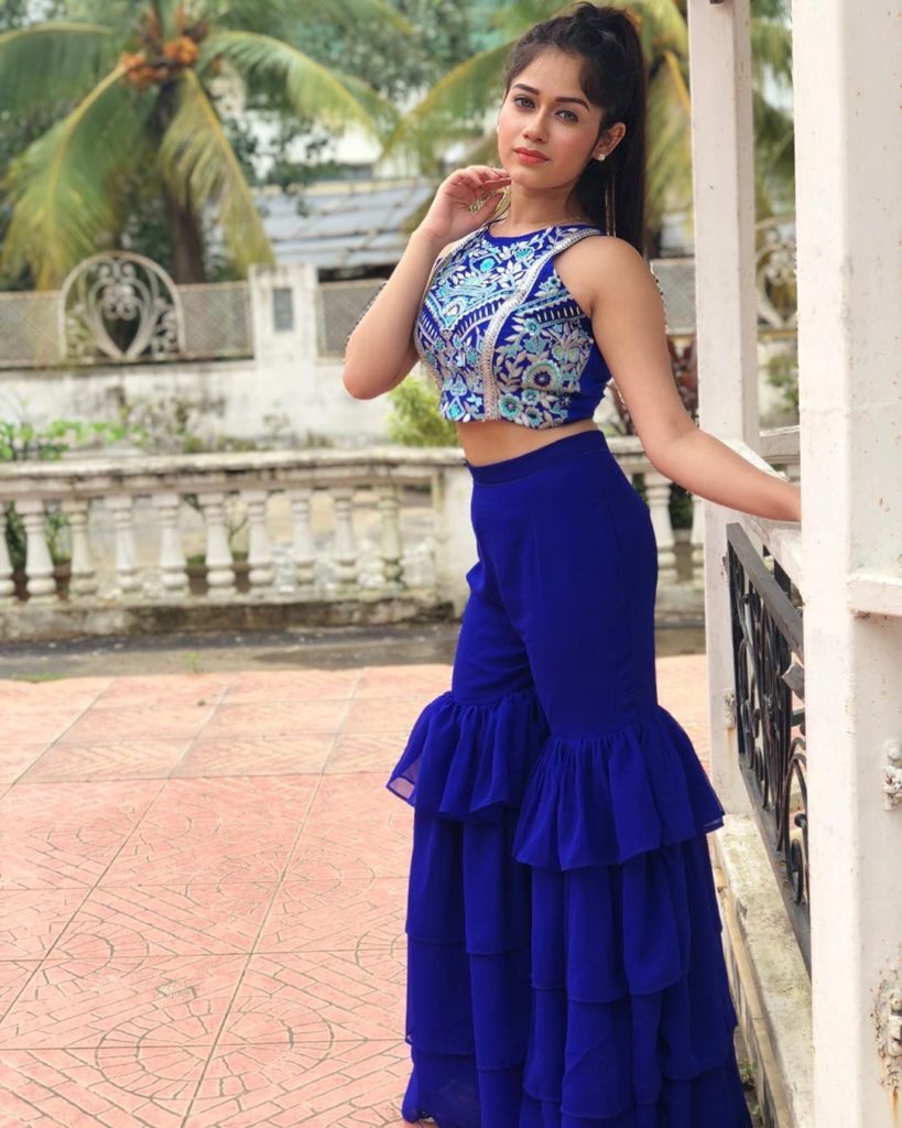 Jannat Zubair fusion style never fails to leave us stunned - 1