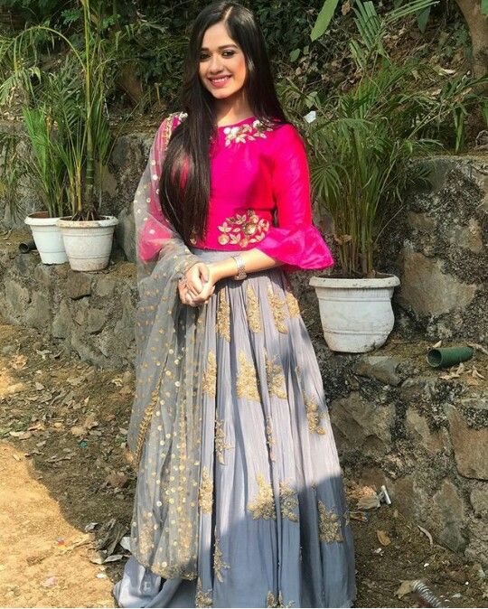 Jannat Zubair in Lehenga Or Saree: Who’d you prefer? - 5