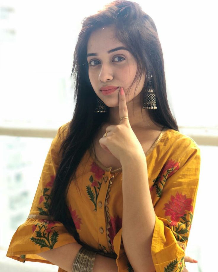 Jannat Zubair Vs Radhika Apte: Who is your Indian Instagram crush? - 0