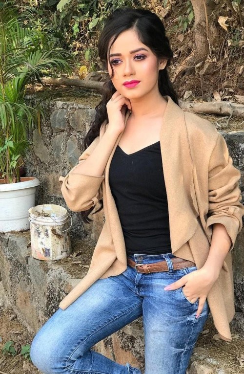 Jannat Zubair’s Best Jacket Looks - 2