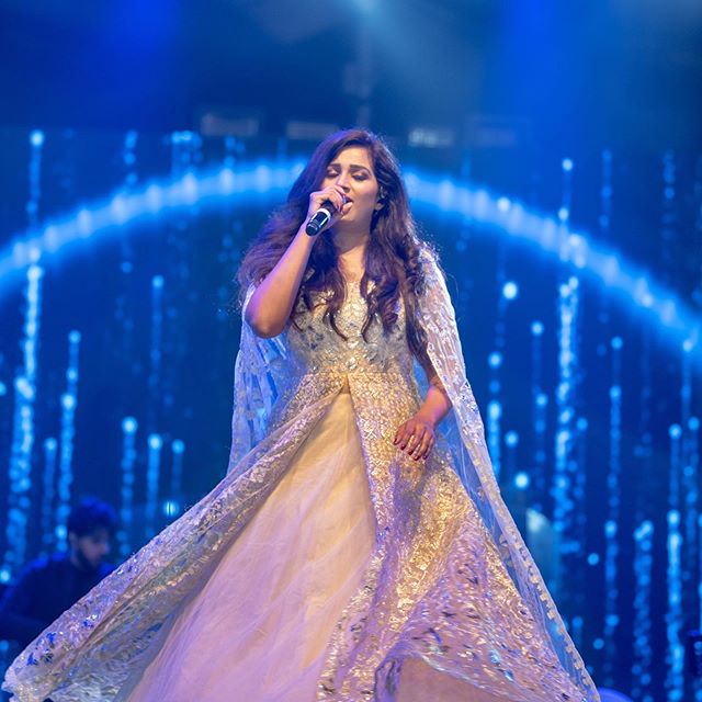 Just like her music, Shreya Ghoshal’s style is on point too - 4