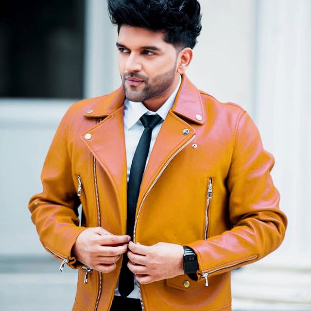 Just like his music, Guru Randhawa’s style is on point too - 4