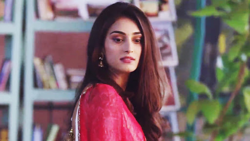 Kasautii Zindagii Kay: Prerna Aka Erica Fernandes’s HOT Red Lipstick Avatar - 1