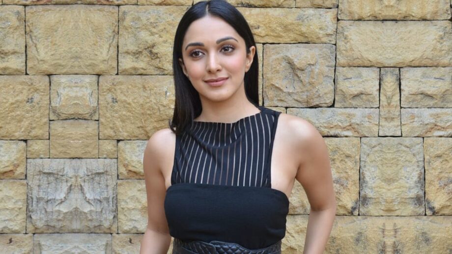 Kiara Advani's Striped Outfits Are Perfect For Fall