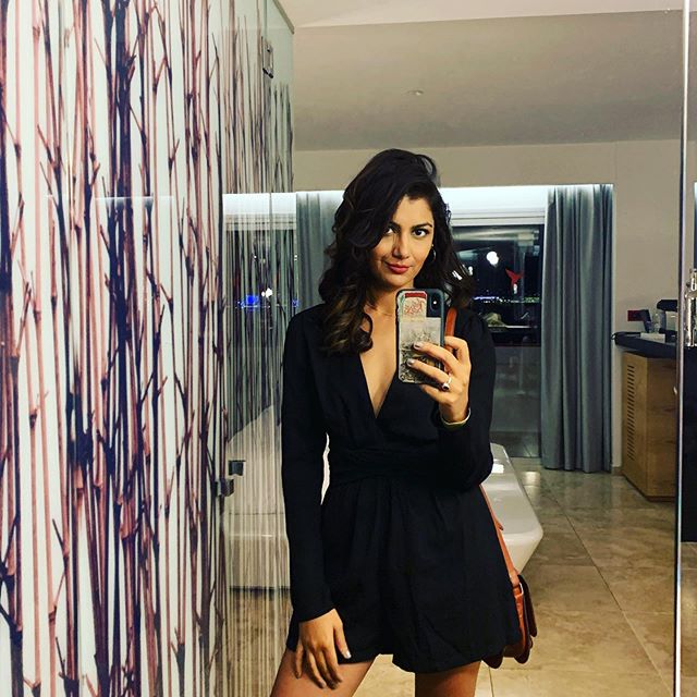 Kumkum Bhagya Actress Sriti Jha’s HOT Avatar! - 6