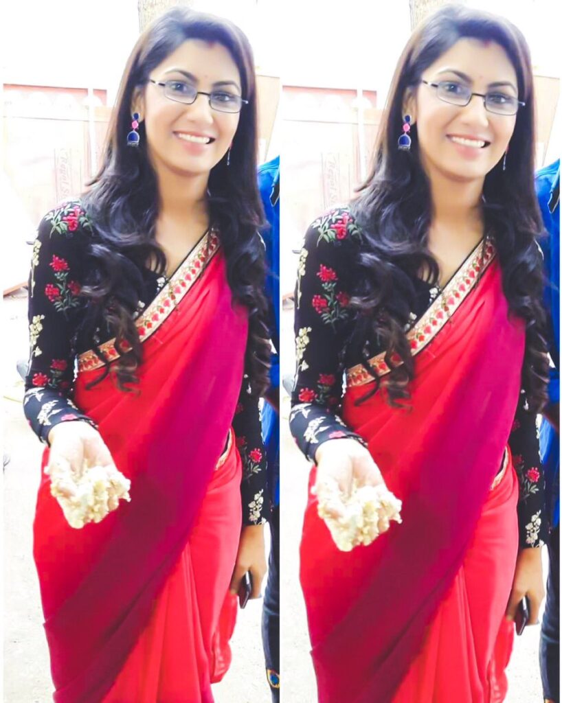 Kumkum Bhagya: Every time Pragya Aka Sriti Jha Stuns In Floral Saree - 2