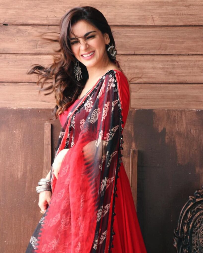 Kundali Bhagya: Every time Preeta Aka Shraddha Arya Stuns In Floral Saree - 2