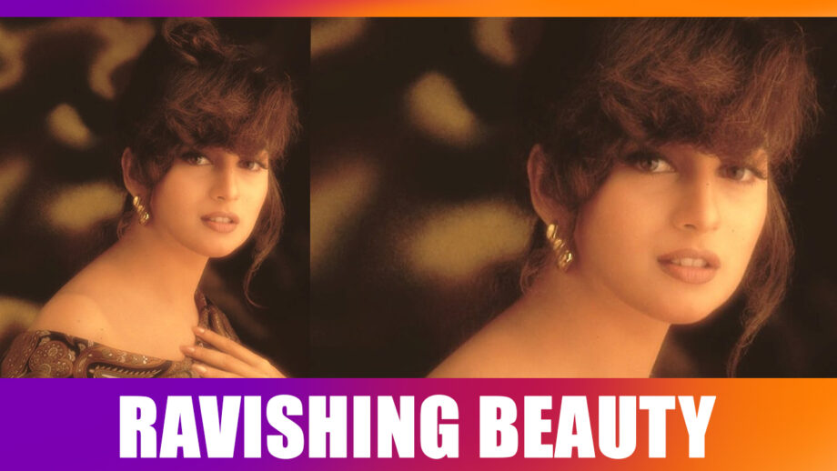 Madhuri Dixit Nene LOVES herself in this look