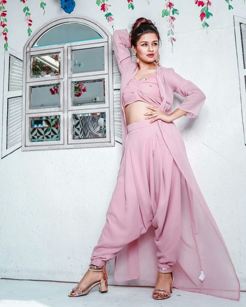 Mithila Palkar, Avneet Kaur, Radhika Apte, Ashnoor Kaur: The celeb-inspired Pinky pink looks - 2