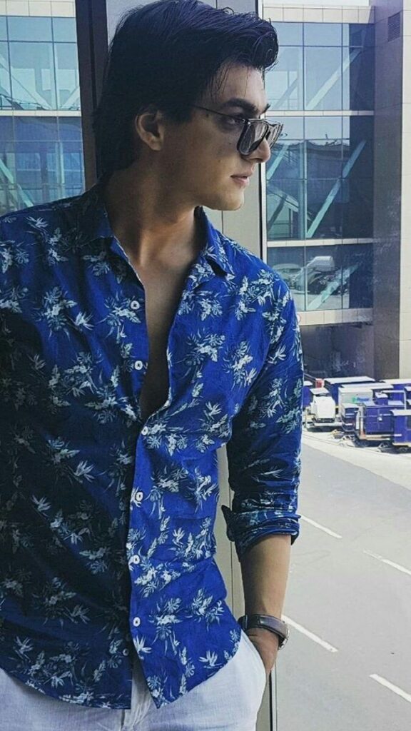 Mohsin Khan’s Casual Look Is An Inspiration For College Boys - 0