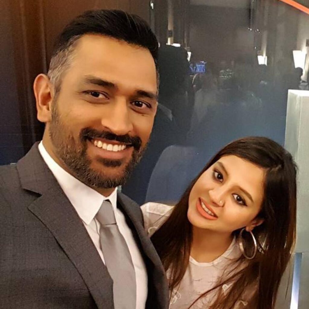 MS Dhoni And Wife Sakshi Dhoni’s Cute Moments - 1