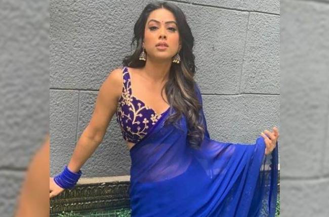 Nia Sharma’s Designer Saree Look: Yay Or Nay? - 3