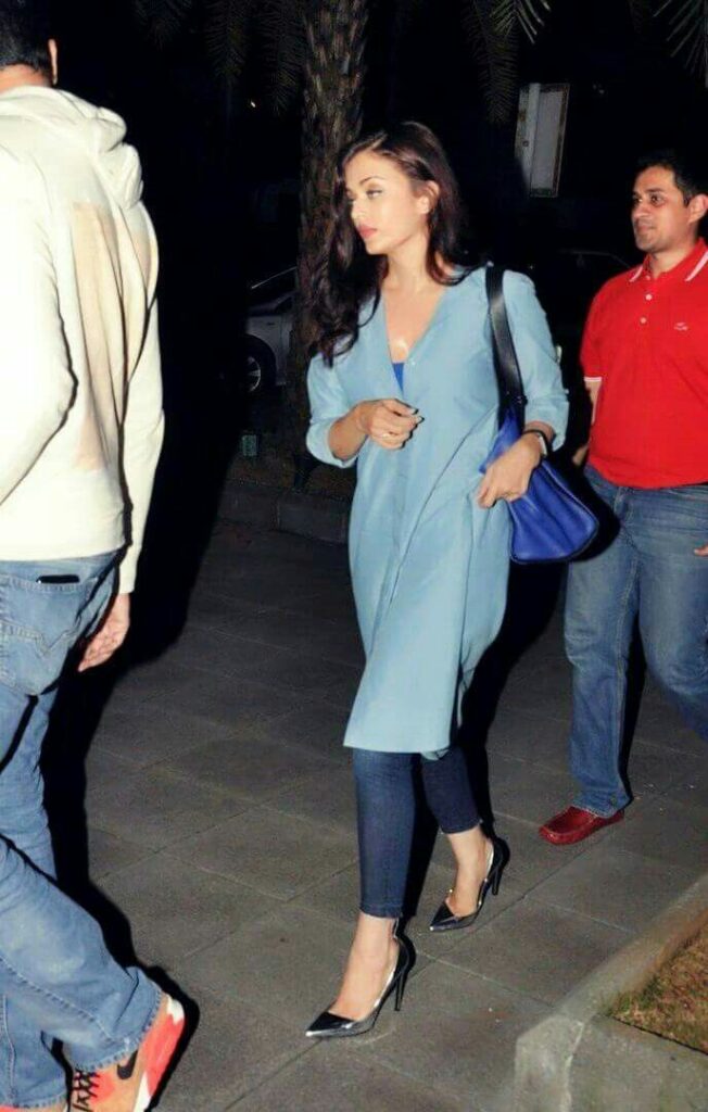 [Picture] Aishwarya Rai Bachchan In Denim: Hot or Not - 3