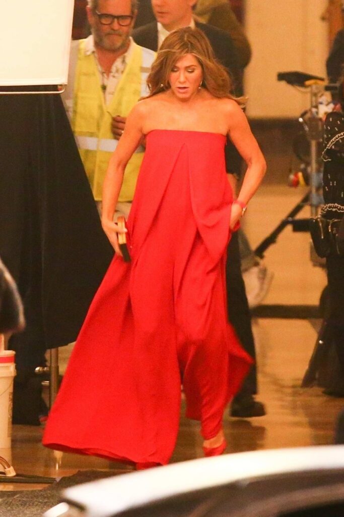 RED ALERT: Glam looks of Jennifer Aniston - 1