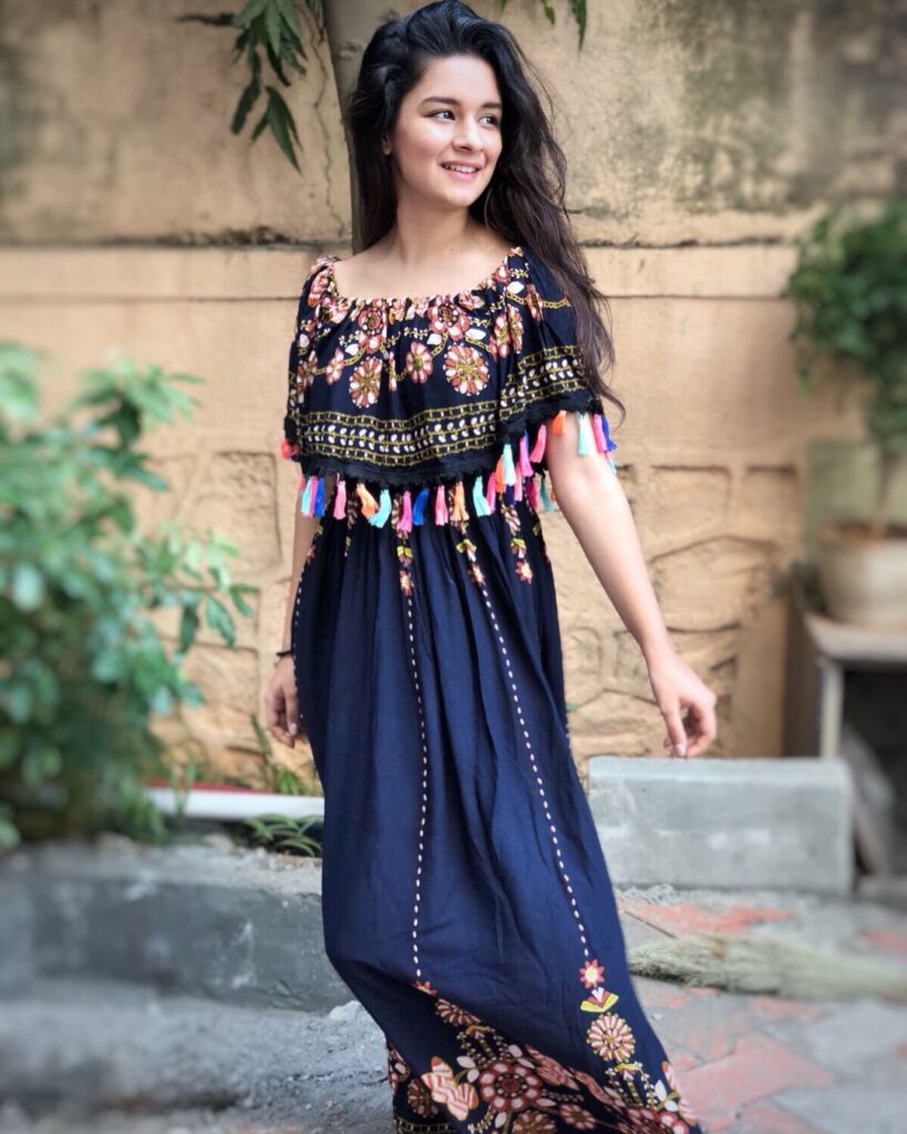 See Pics: How Avneet Kaur inspired us to wear Indo-Western stylish collection - 2