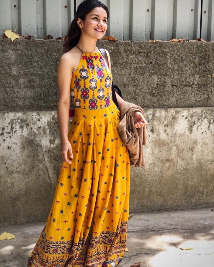 See Pics: How Avneet Kaur inspired us to wear Indo-Western stylish collection - 4