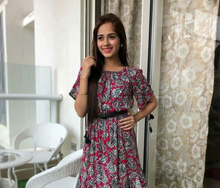 See Pics: How Jannat Zubair inspired us to wear Indo-Western outfits collection - 0