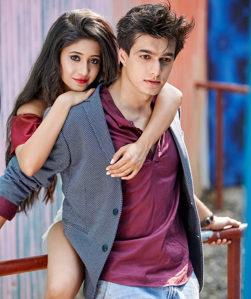 Every time Shivangi Joshi and Mohsin Khan give major relationship goals! - 0