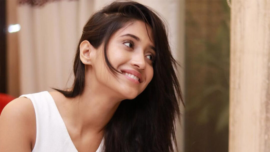 How Shivangi Joshi Makes Her Casual Looks More Glamorous? - 0