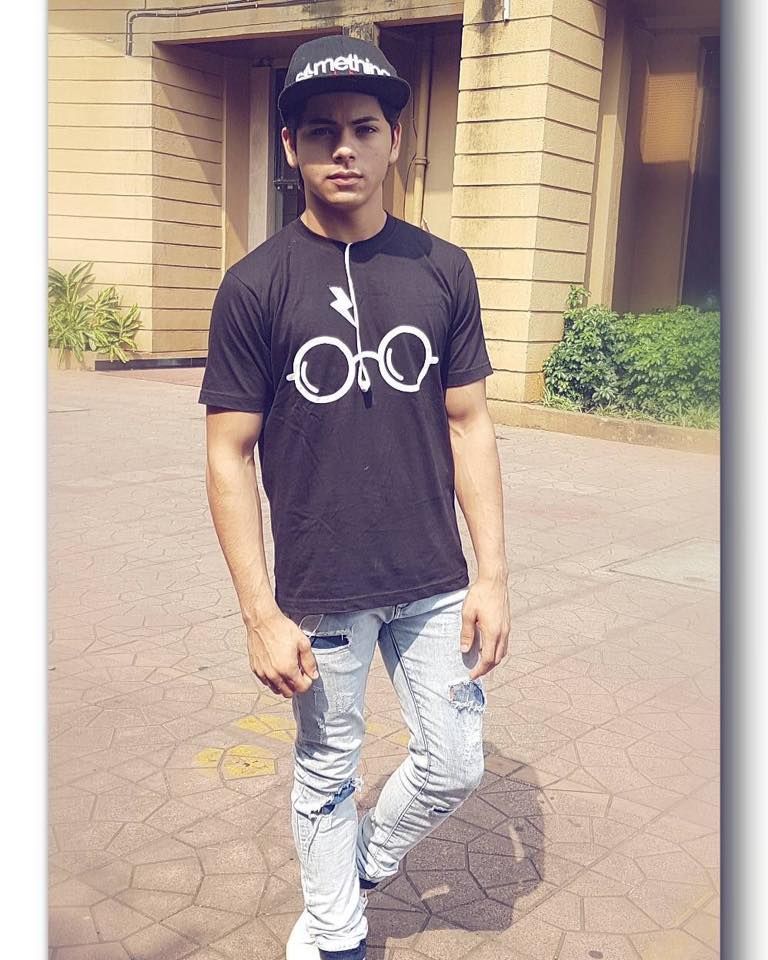 Siddharth Nigam’s most fashionable outfits that you must check - 1