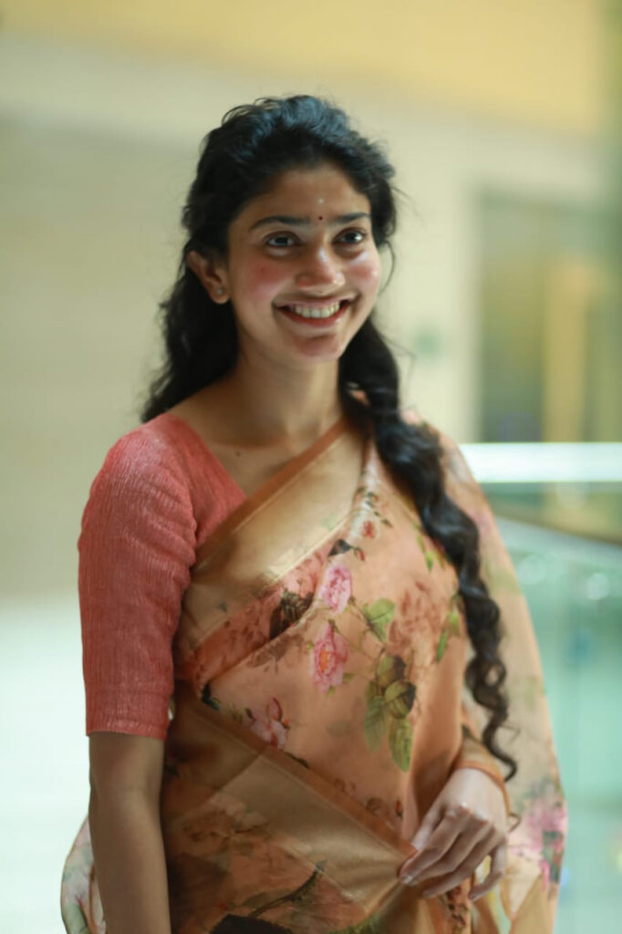 From Saree To Casual: Nayanthara, Sai Pallavi, Samantha Akkineni’s Latest Floral Outfits Is An Inspiration - 2