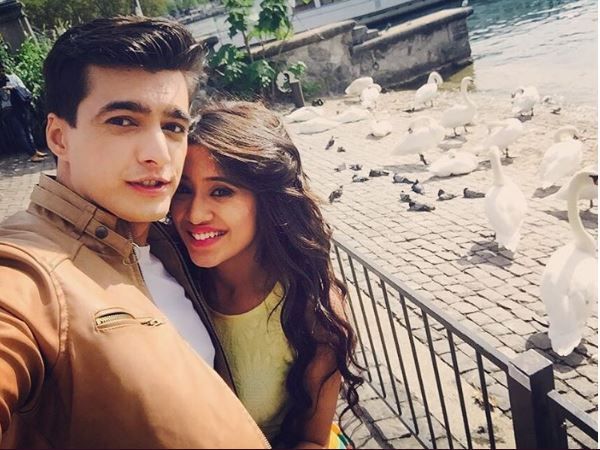 Yeh Rishta Kya Kehlata Hai: Shivangi Joshi and Mohsin Khan’s smiling candid pictures for fans - 4