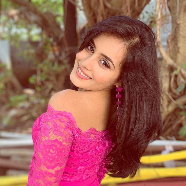 Yeh Rishtey Hain Pyaar Ke: Rhea Sharma Aka Mishti’s Hairstyles never fails to inspire us - 4