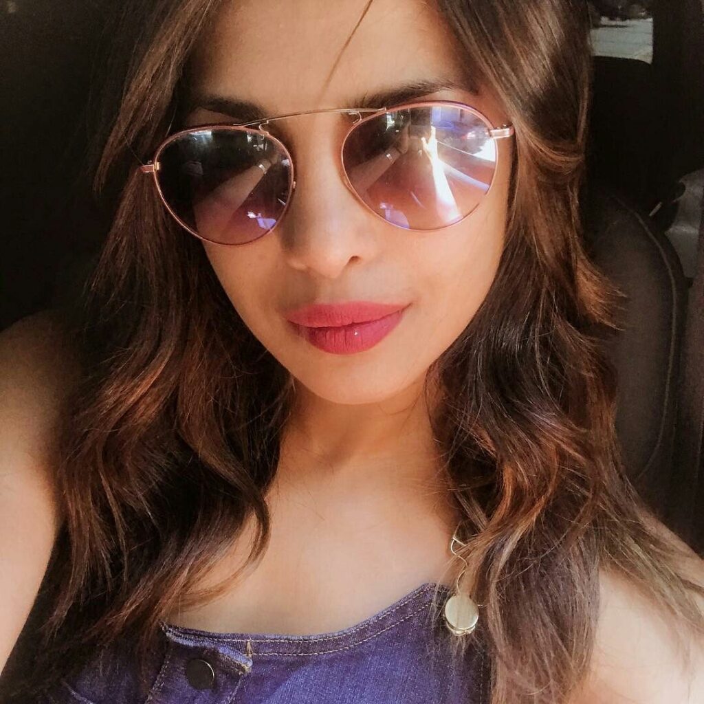 10 Awesome collection of Priyanka Chopra’s sunglasses! - 7