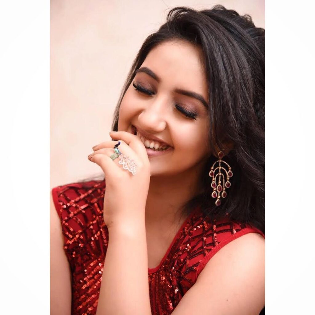 10 Of Ashnoor Kaur’s Prettiest Looks! - 5