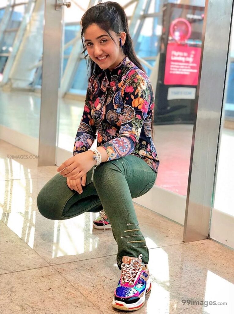 10 Of Ashnoor Kaur’s Prettiest Looks! - 7