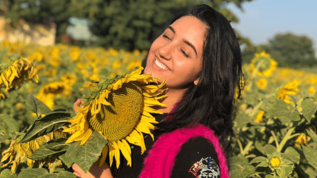 5 reasons to love Ashnoor Kaur! 4