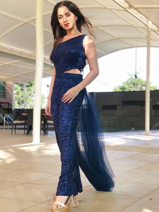 5 Times Jannat Zubair Has Nailed Her Look in Glitter Outfits - 3