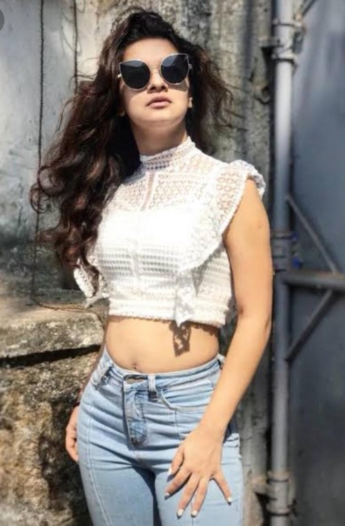 5 Ways to Style Summer Whites Like Avneet Kaur - 2