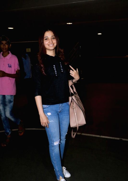 Airport Diaries: Tammanah Bhatia, Nayanthara, Anushka Shetty’s no-makeup look! - 1