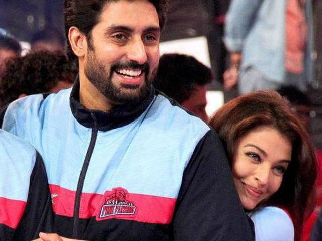 Aishwarya Rai Bachchan-Abhishek Bachchan 13th Wedding Anniversary: Checkout 13 Cute Moments - 3