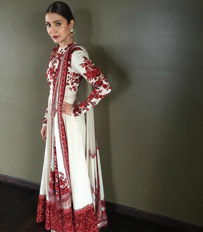 Aishwarya Rai Bachchan, Deepika Padukone, Anushka Sharma, Kareena Kapoor: looks to take fashion inspiration from Sabyasachi - 4