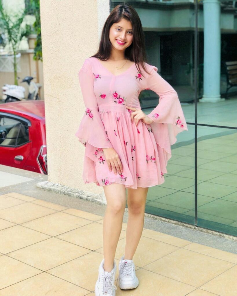 Ashnoor Kaur, Arishfa Khan, Mithila Palkar: 9 Summer Outfits You Can Actually Wear to Work - 3