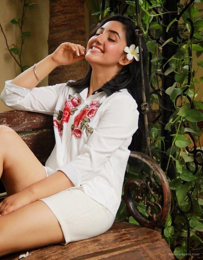 Ashnoor Kaur, Arishfa Khan, Mithila Palkar: 9 Summer Outfits You Can Actually Wear to Work - 6