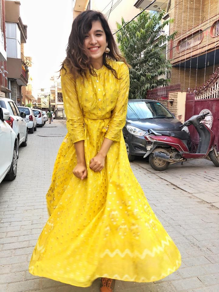 Ashnoor Kaur, Arishfa Khan, Shirley Setia: Be It Summers or Winters; These Styles Are Still A Go-To Pick - 0