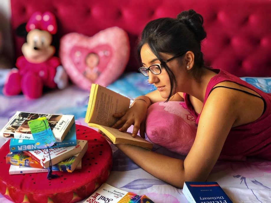 Ashnoor Kaur's self-quarantine style: yay or nay? 837573