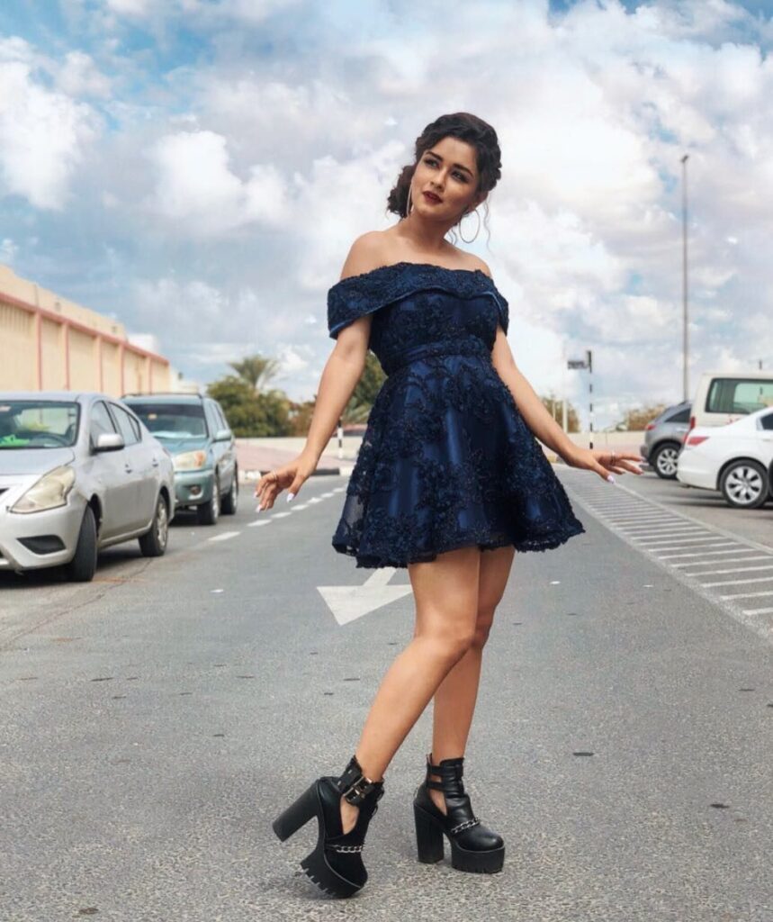 Avneet Kaur’s Stylish Outfit Ideas On How To Wear High Heels - 3