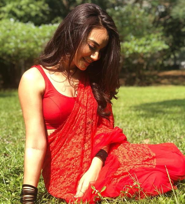 Drashti Dhami, Nia Sharma, Sanaya Irani, Surbhi Jyoti: TV Actresses Who Stole Heart In Red Saree - 5