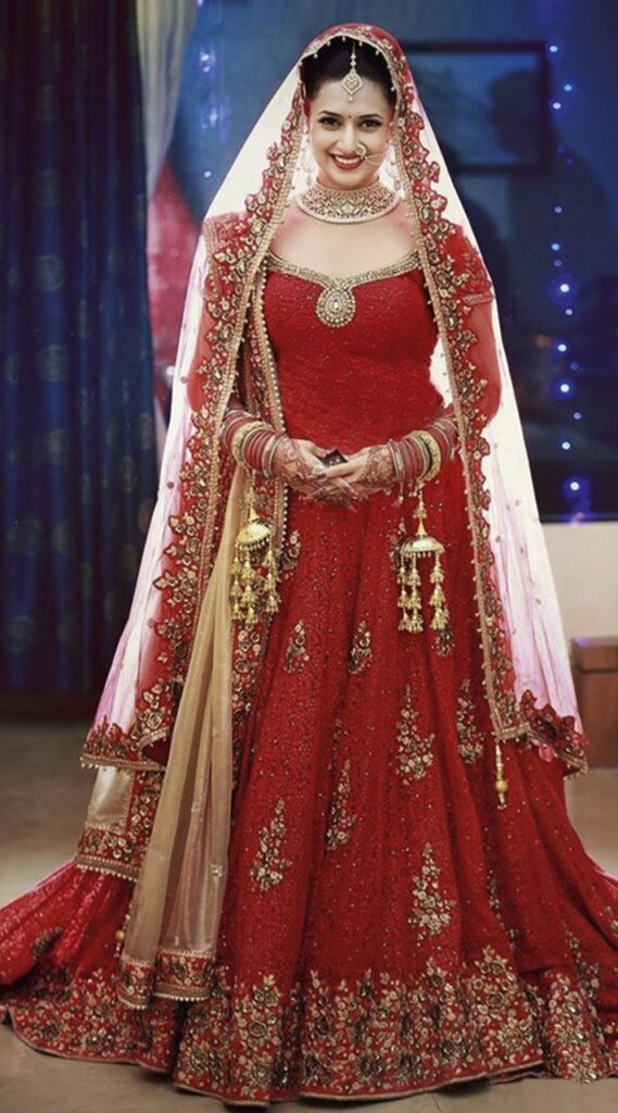 Dreaming about your picture-perfect wedding lehenga? Check Out Divyanka Tripathi’s Pics - 3