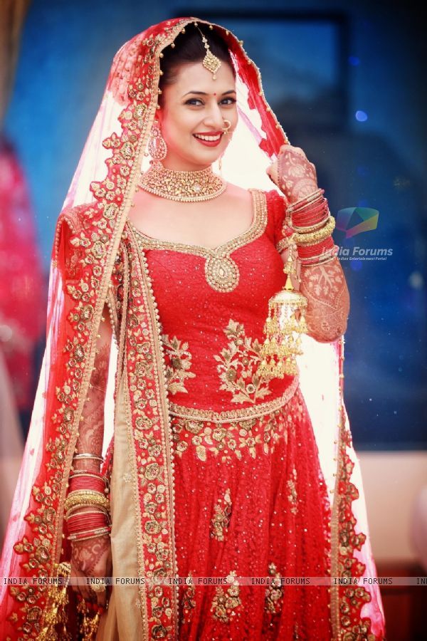 You Can’t Take Your Eyes Off Divyanka Tripathi’s Bridal Looks - 0