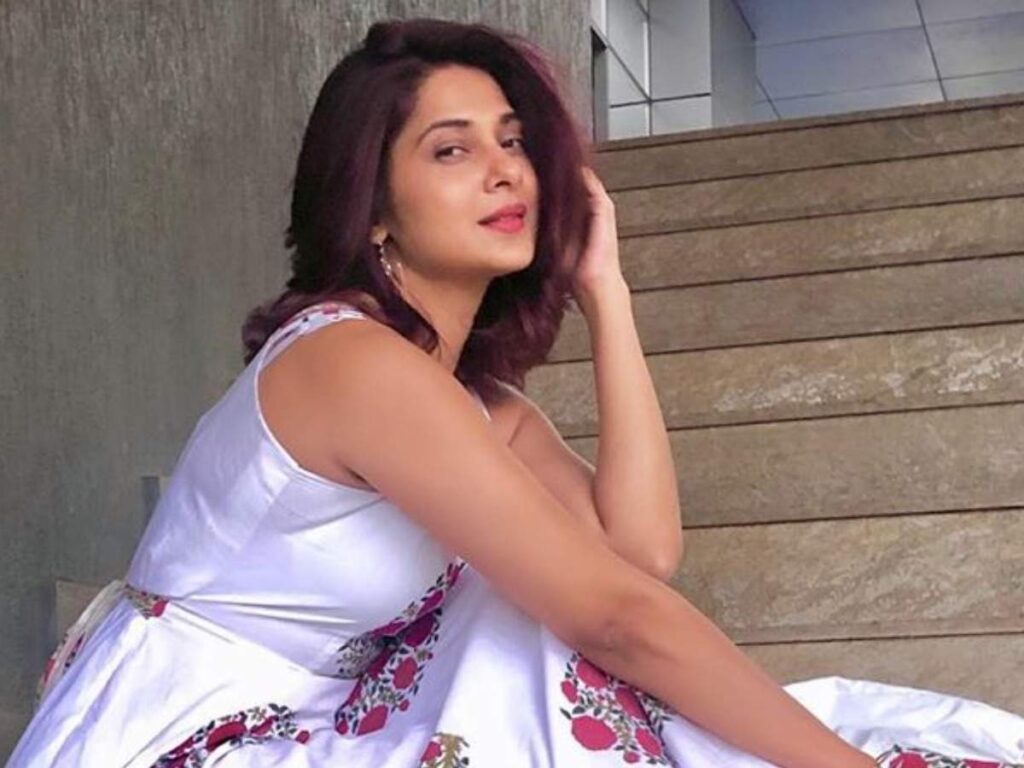 10 Best Outfits Of The Most Beautiful Woman 'Jennifer Winget' - 2