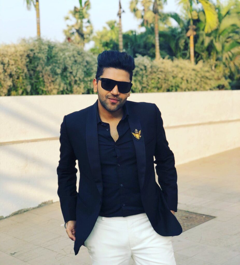 Guru Randhawa is a true fashionista, and his latest Instagram pictures are proof! - 4